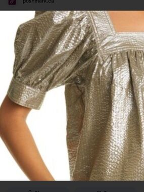 Smythe  gold square next top